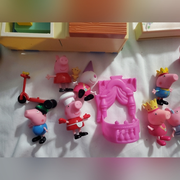 : Huge 33pc Lot of peppa pig toys grocery pizza store car figures school house - Picture 11 of 16
